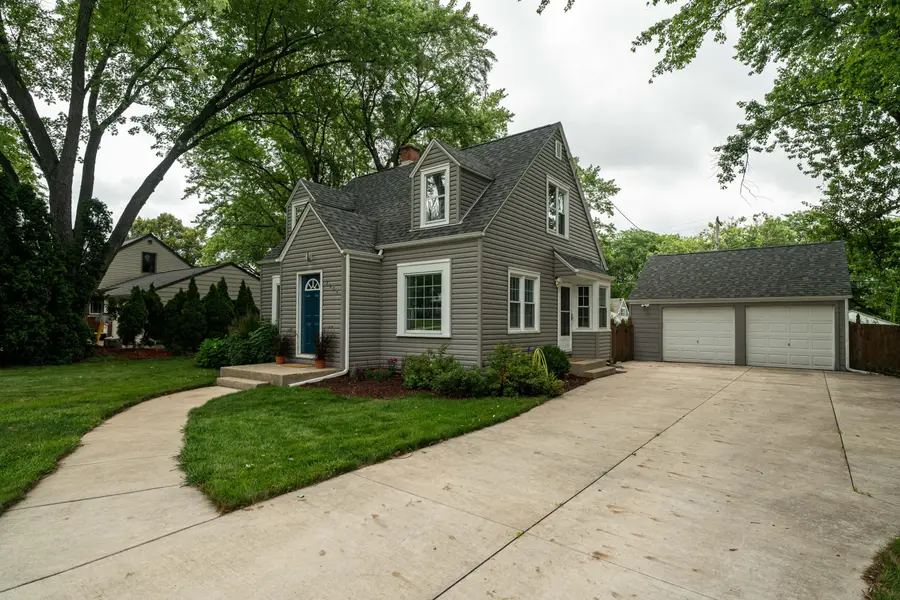 1952 N 119th St, Wauwatosa, WI 53226 - #3
