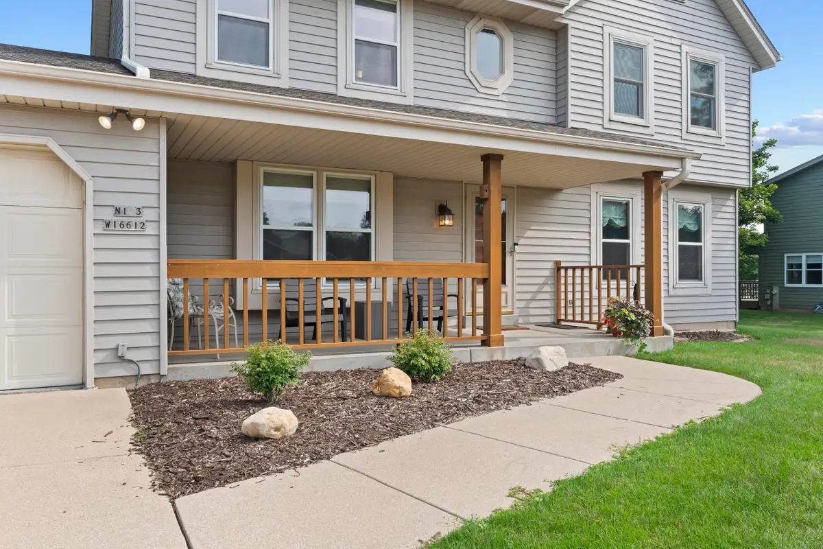 N103W16612 Country Ct, Germantown, WI 53022 - #1