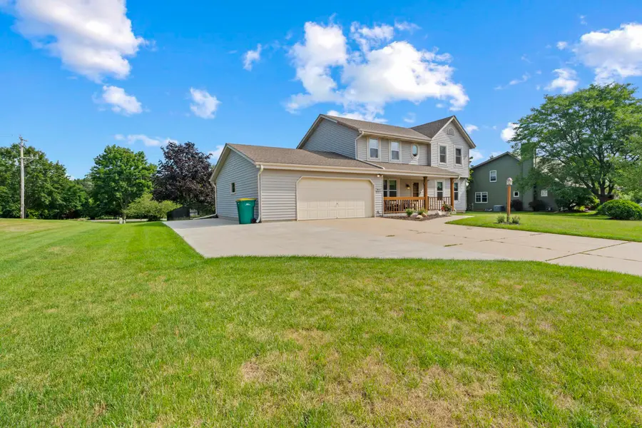 N103W16612 Country Ct, Germantown, WI 53022 - #3