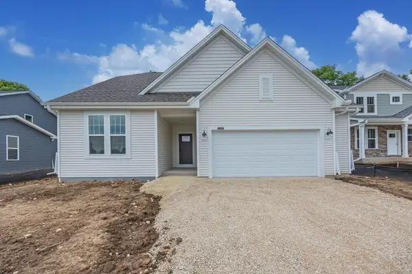 1141 Mount Vernon Dr, Hartford, WI 53027