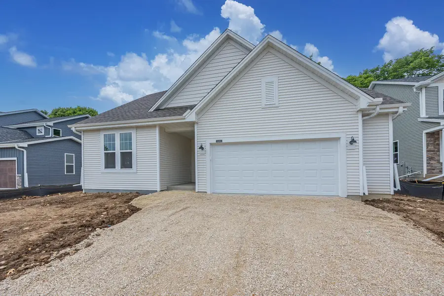1141 Mount Vernon Dr, Hartford, WI 53027 - #2