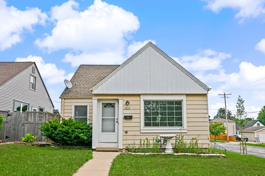 3672 S 19th St, Milwaukee, WI 53221 - #2