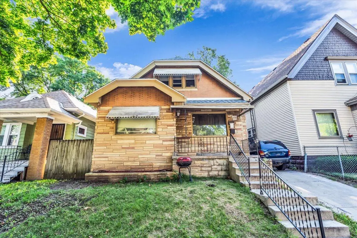 3172 N 30th St, Milwaukee, WI 53216 - #1