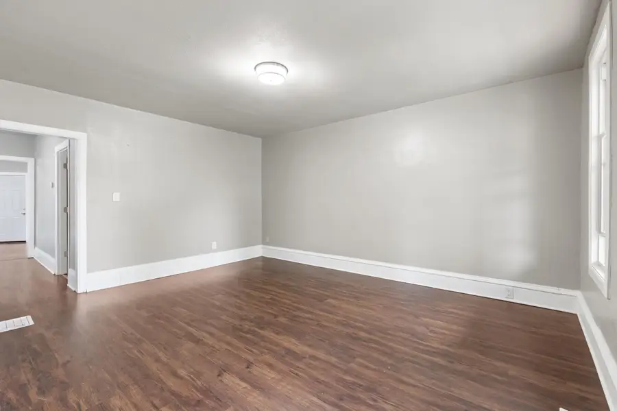 1815 W Becher St, Milwaukee, WI 53215 - #2