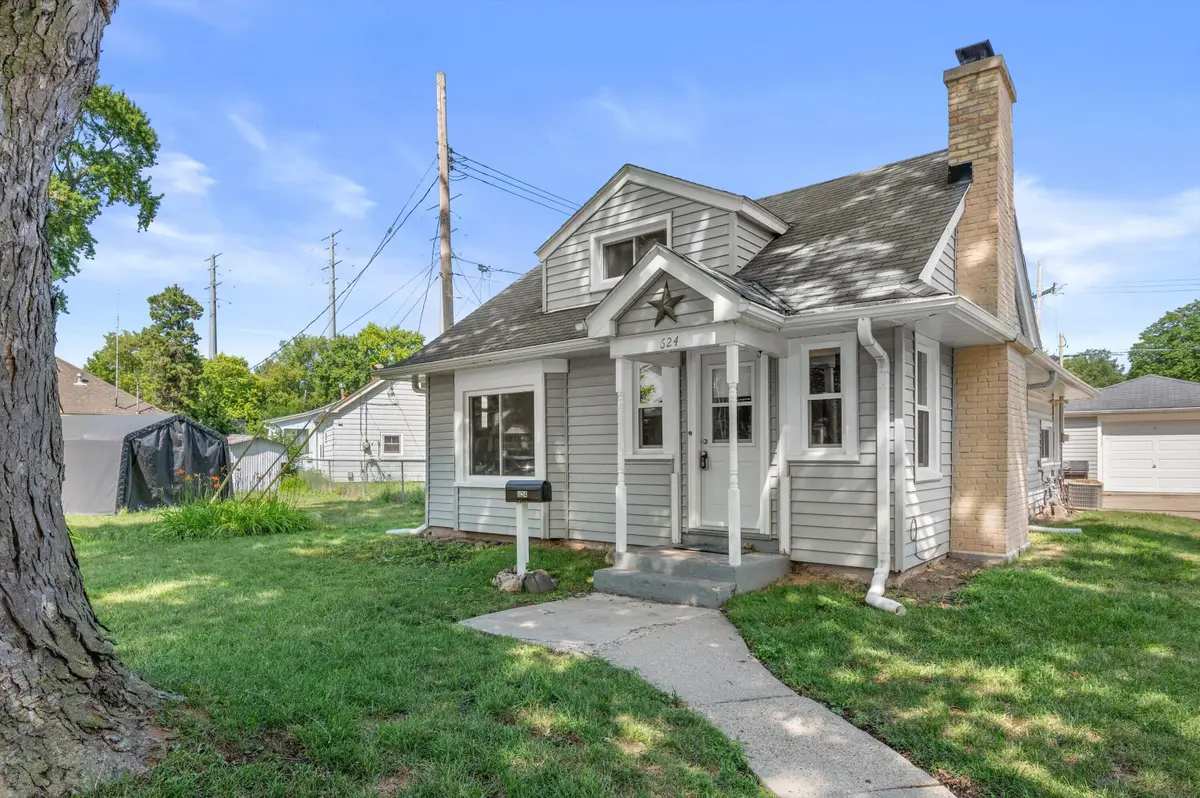 624 S 105th St, West Allis, WI 53214 - #1