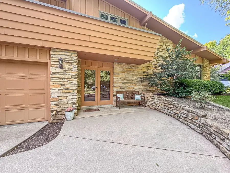 W267N7141 White Oak Dr, Lisbon, WI 53089 - #3