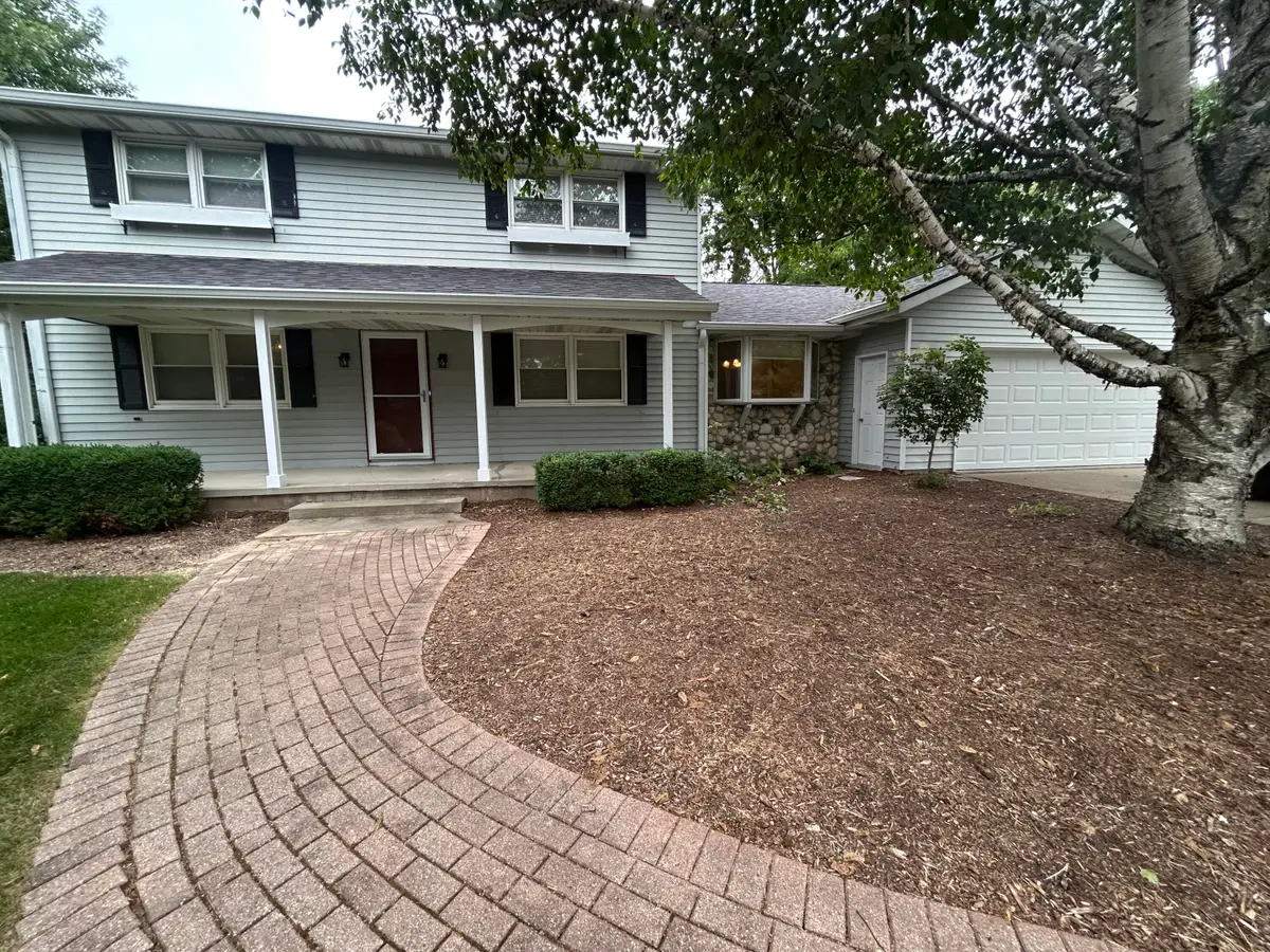 W330N5570 Linden Cir E, Merton, WI 53058 - #1