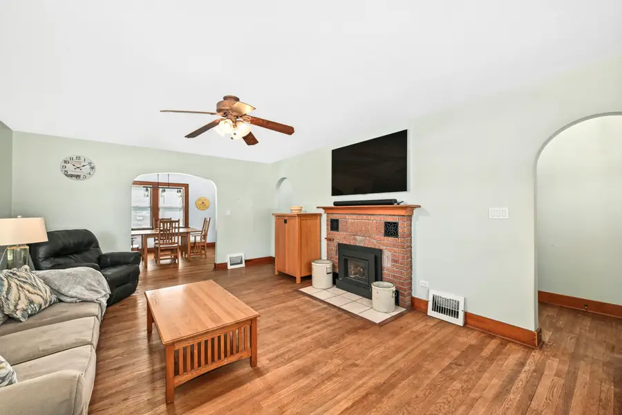 329 N Broad St, Elkhorn, WI 53121 - #3