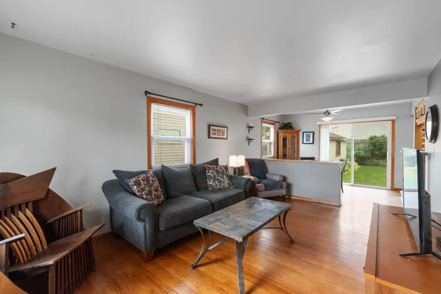 4045 S Hately Ave, Saint Francis, WI 53235 - #2