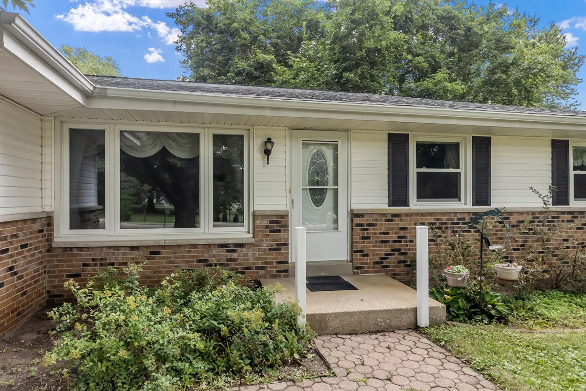 N7694 Rendell Dr, Lauderdale Lakes, WI 53121 - #1