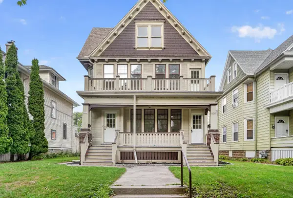 2951 N Farwell Ave, Milwaukee, WI 53211