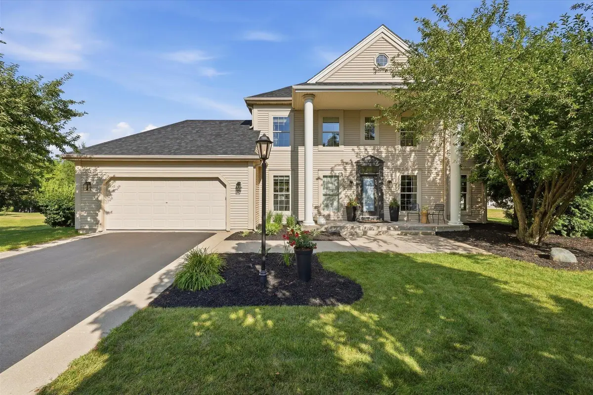 917 Parkton Dr, Waukesha, WI 53189 - #1