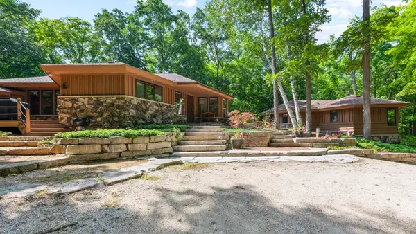 2775 E Moraine Dr, Kewaskum, WI 53040