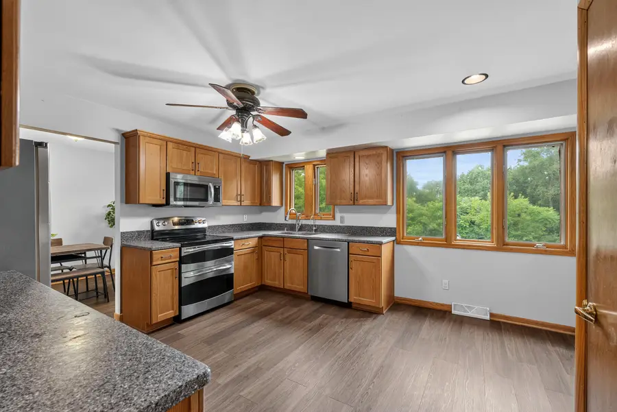 W276N1228 Spring Hill Dr, Pewaukee, WI 53072 - #2