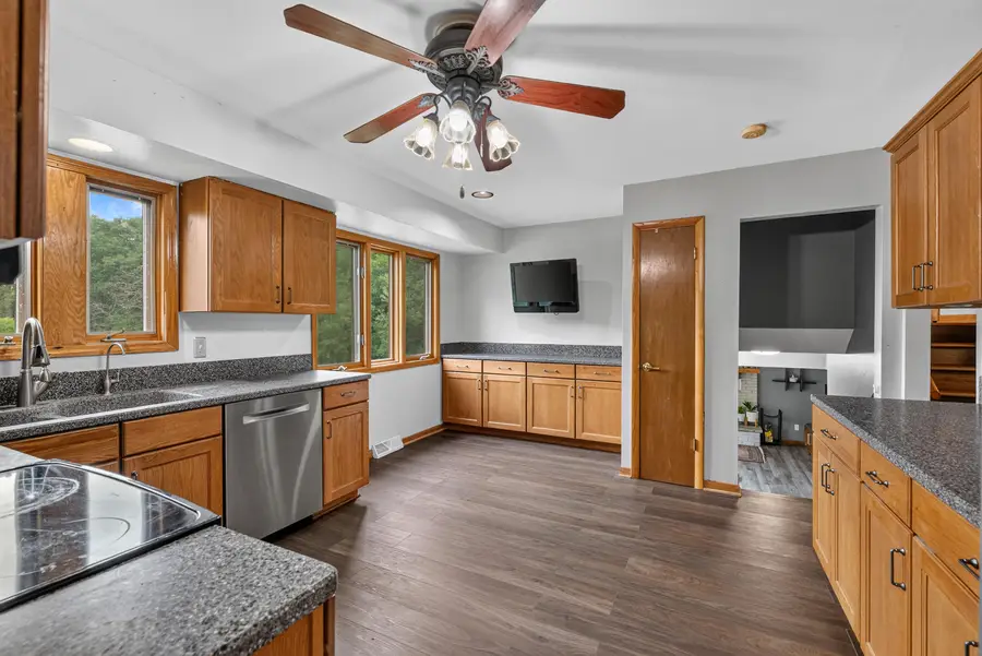 W276N1228 Spring Hill Dr, Pewaukee, WI 53072 - #3