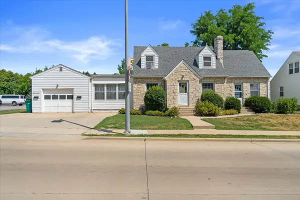 N89W15660 Main St, Menomonee Falls, WI 53051