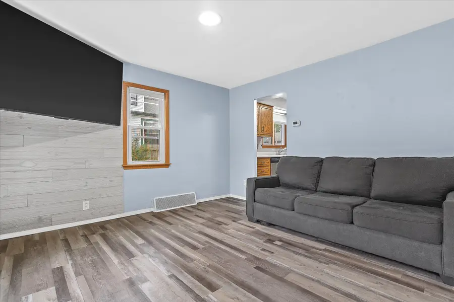 1824 Missouri Ave, South Milwaukee, WI 53172 - #2