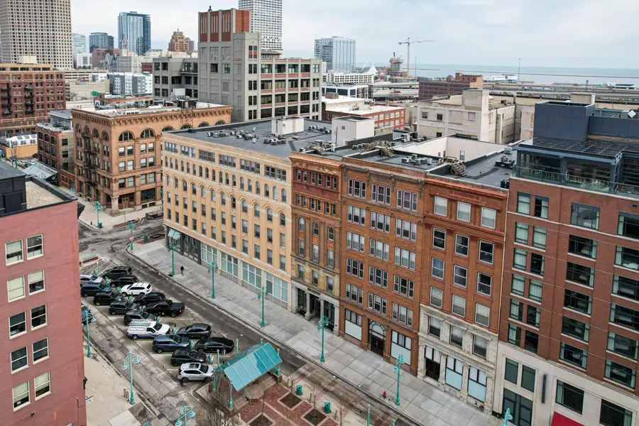234 N Broadway, Milwaukee, WI 53202 - #2