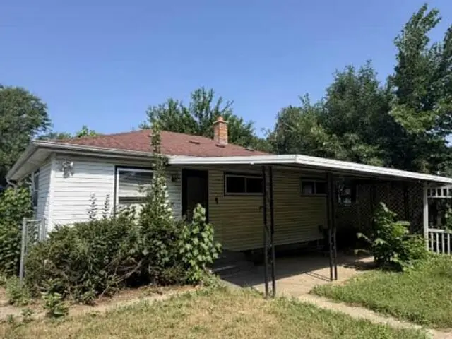3880 N 93rd St, Milwaukee, WI 53222 - #2