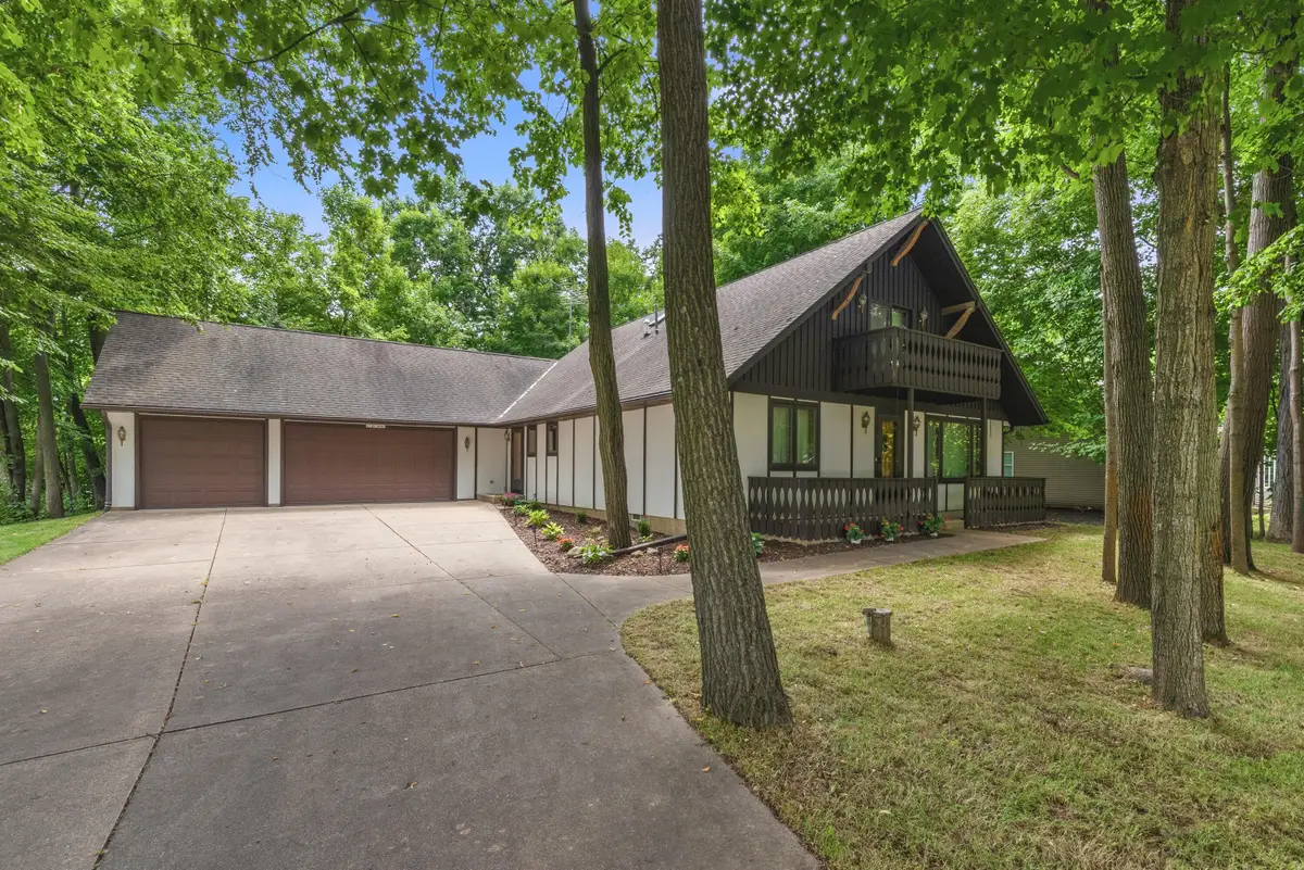 S70W16663 Hedgewood Dr, Muskego, WI 53150 - #1