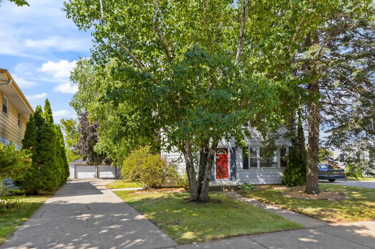 549 W Armour Ave, Milwaukee, WI 53207 - #1
