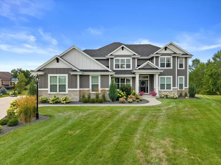 N42W22777 London Ct, Pewaukee, WI 53072 - #2