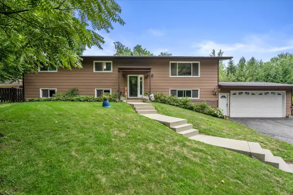 W153N9940 Neptune Dr, Germantown, WI 53022