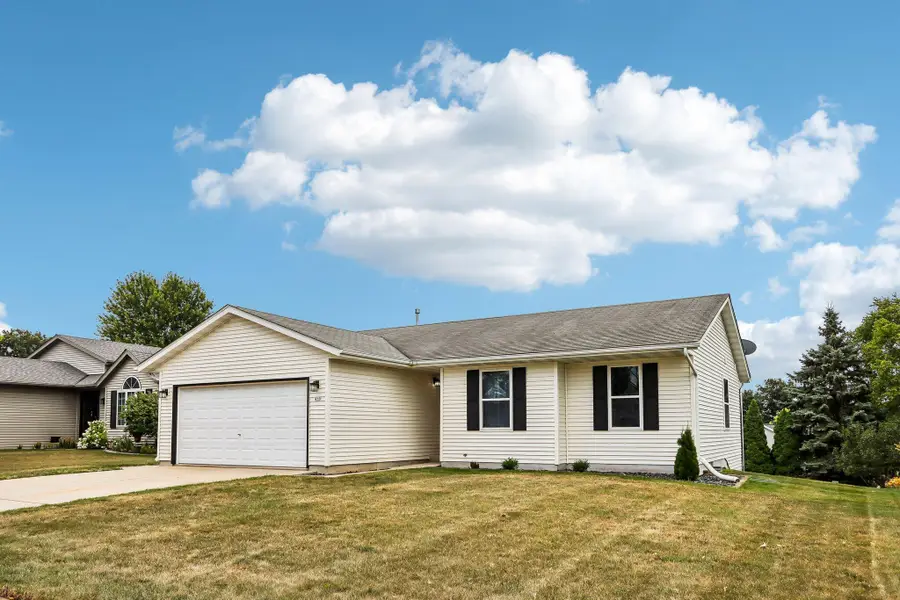 413 Broadmoore Dr, Hartford, WI 53027 - #2