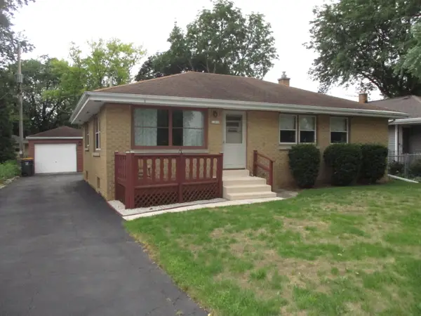 11019 W Park Hill Ave, Wauwatosa, WI 53226