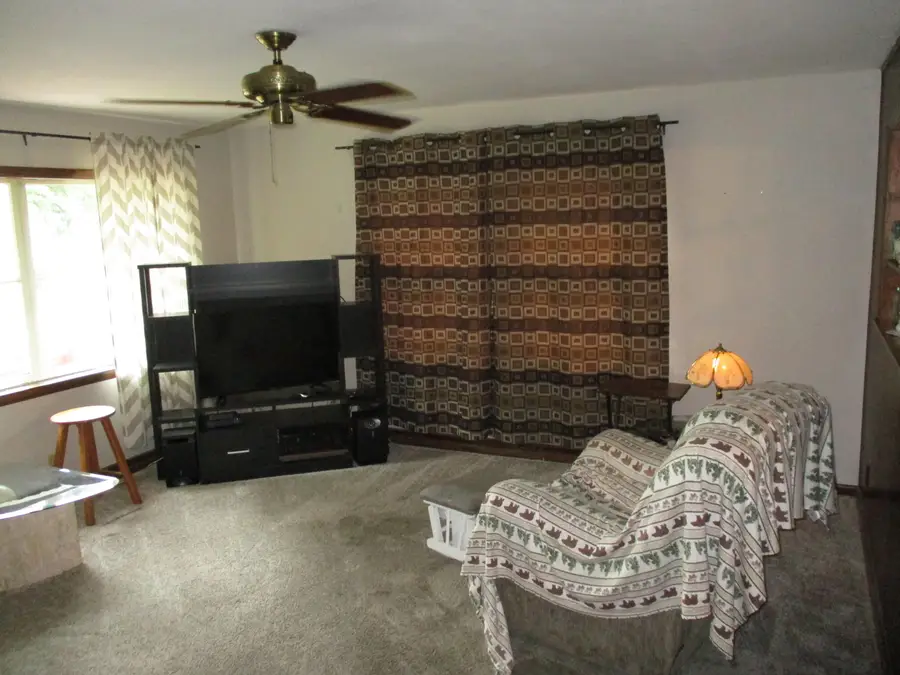 11019 W Park Hill Ave, Wauwatosa, WI 53226 - #3