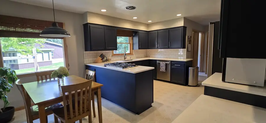 5617 W Jackson Park Dr, Milwaukee, WI 53219 - #2