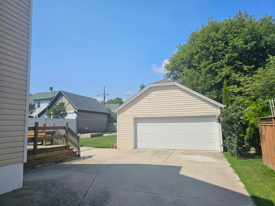 1134 S 16th St, Manitowoc, WI 54220 - #2