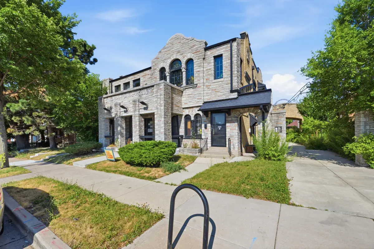 3514 N Port Washington Ave, Milwaukee, WI 53212 - #1