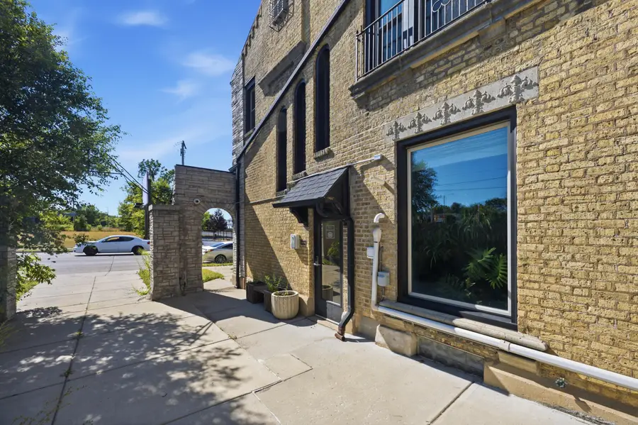 3514 N Port Washington Ave, Milwaukee, WI 53212 - #3