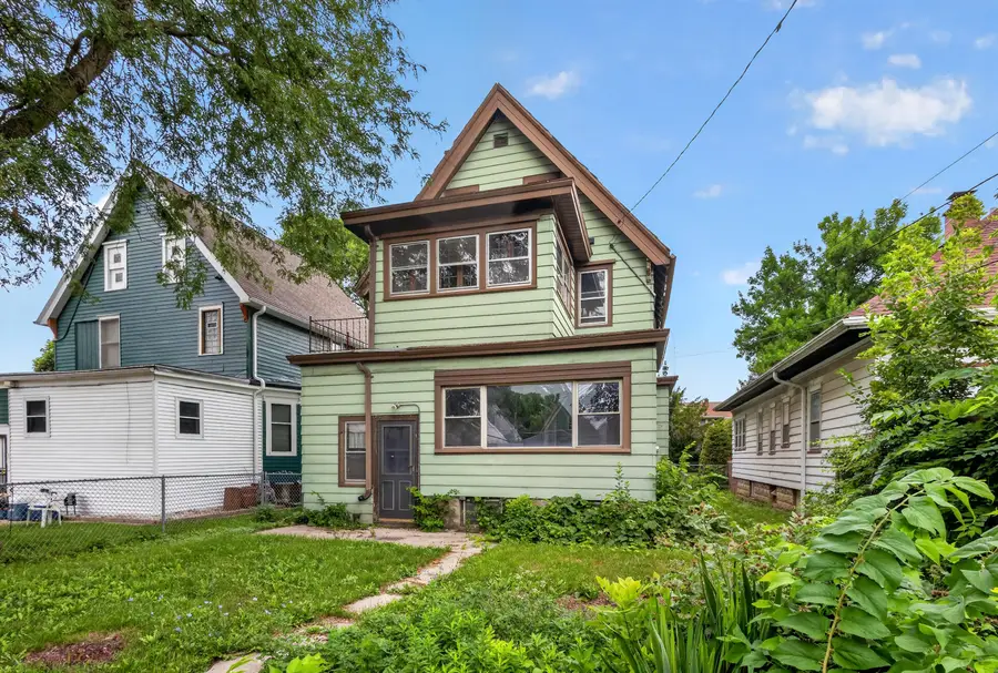 3911 W Roberts St, Milwaukee, WI 53208 - #2