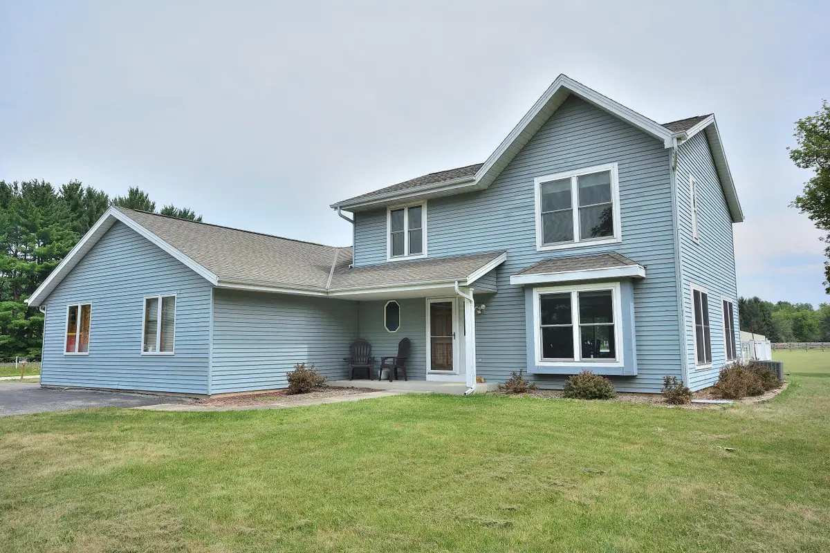 S108W37645 Draper Rd, Eagle, WI 53119 - #1