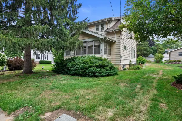 817 Richards Ave, Watertown, WI 53094