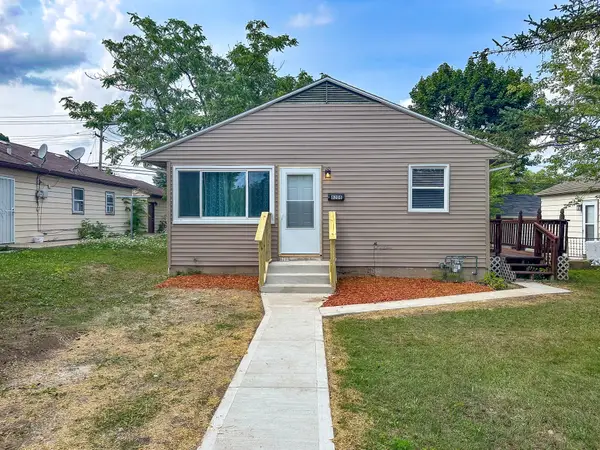 8208 W Keefe Ave, Milwaukee, WI 53222