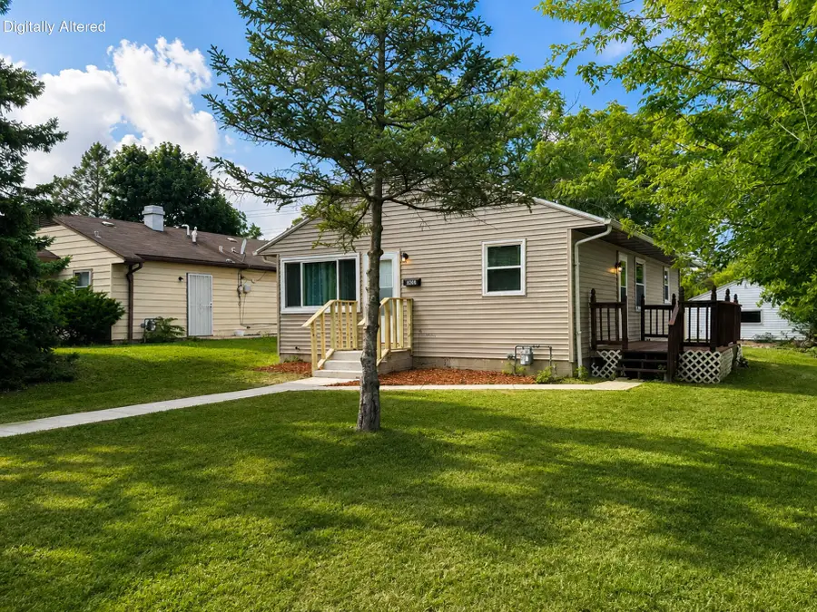 8208 W Keefe Ave, Milwaukee, WI 53222 - #2