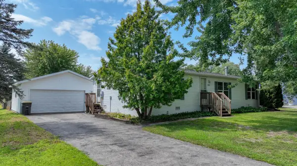 W8241 Woodview Dr, Onalaska, WI 54650