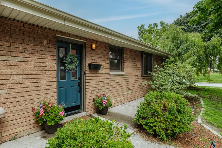 7001 W Burdick Ave, Milwaukee, WI 53219 - #3