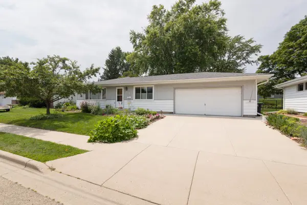 453 Grove St, Mayville, WI 53050