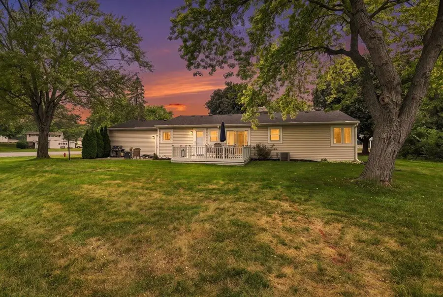 17265 Country Ln, Brookfield, WI 53045 - #3
