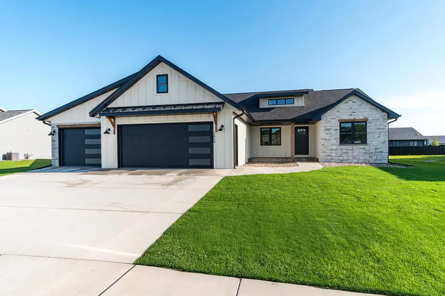 1618 Fox Glove St, Holmen, WI 54636 - #2