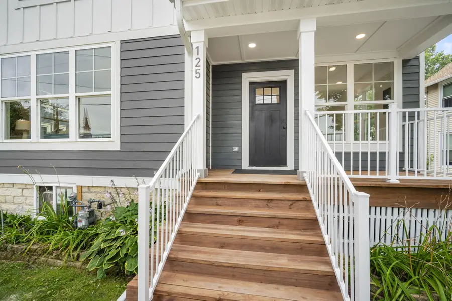 125 E Park Ave, Waukesha, WI 53186 - #2
