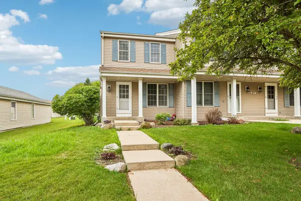 2070 Cliff-alex Ct S, Waukesha, WI 53189