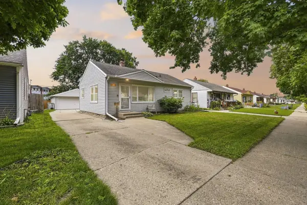 159 W Armour Ave, Milwaukee, WI 53207