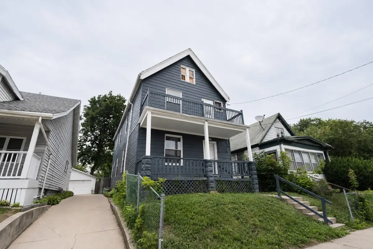 1554 W Chambers St, Milwaukee, WI 53206 - #1