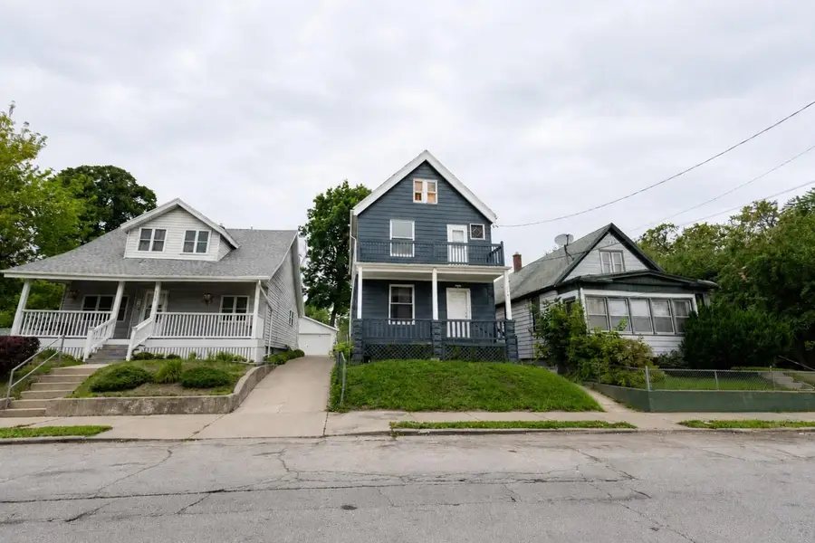 1554 W Chambers St, Milwaukee, WI 53206 - #2