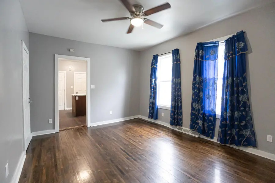 1554 W Chambers St, Milwaukee, WI 53206 - #3